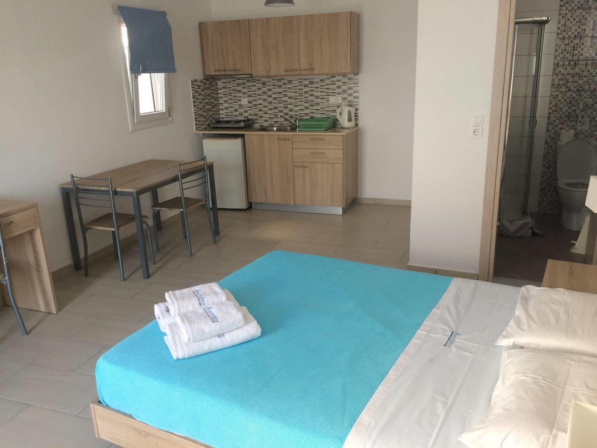 Socrates Apartmens & Restaurant ميلاتوس المظهر الخارجي الصورة