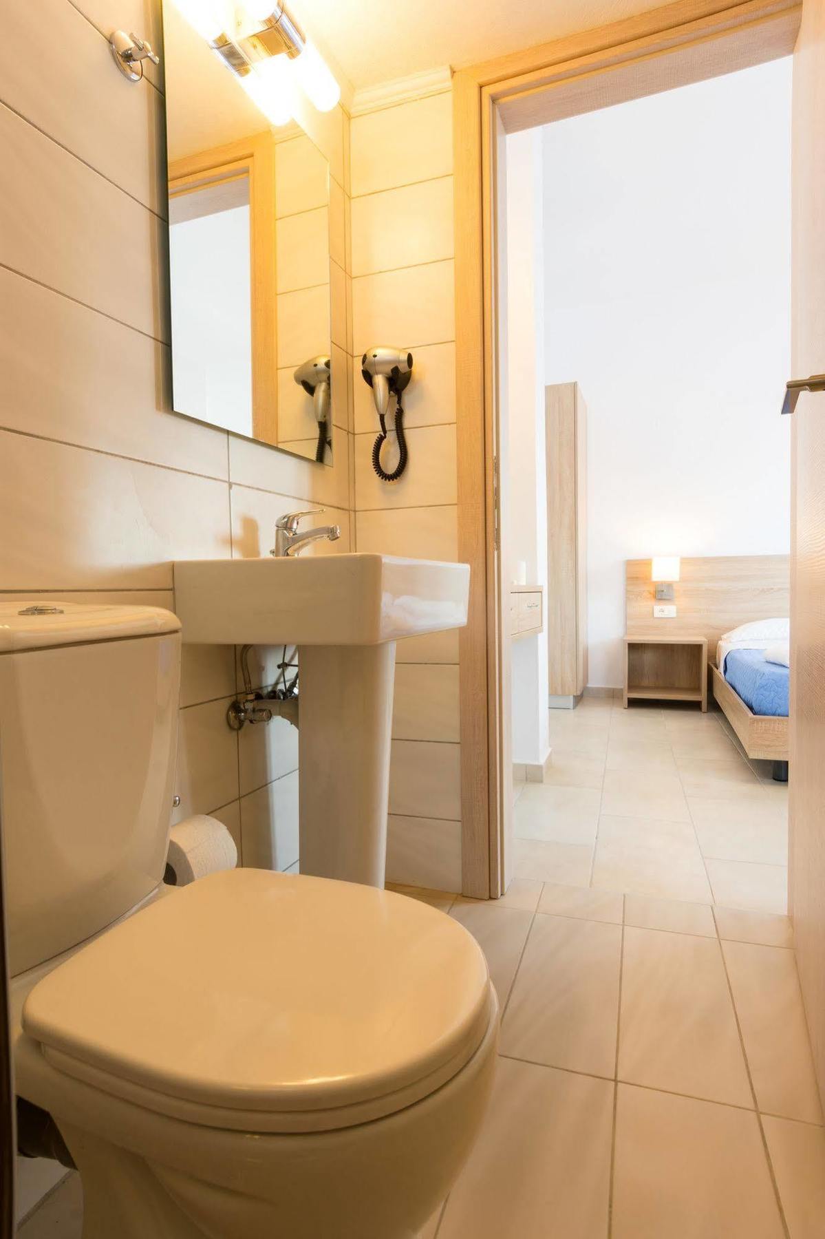 Socrates Apartmens & Restaurant ميلاتوس المظهر الخارجي الصورة